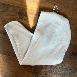 Microfiber hair towel holder